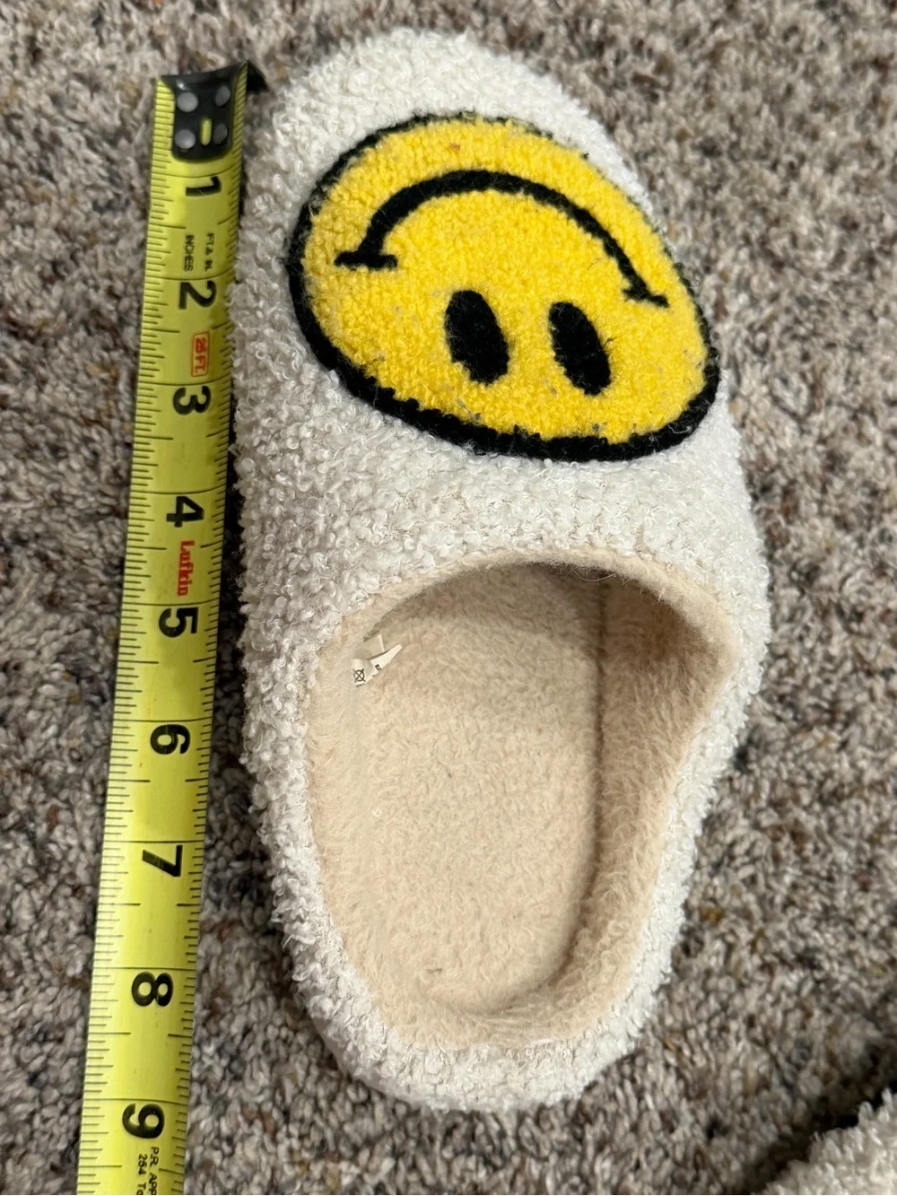 KIDS Slippers Sz 3 4 Cozy Cream Smiley Face